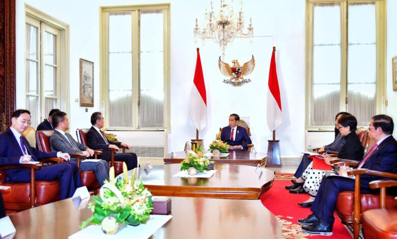 Presiden Jokowi dan Menlu Wang Yi Bahas Kerja Sama Ekonomi dan Situasi Timur Tengah